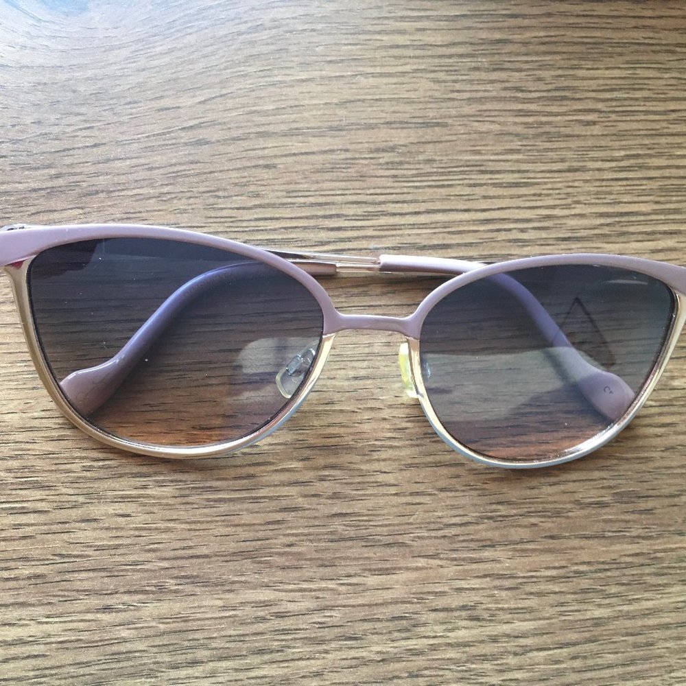 Jessica Simpson sunglasses